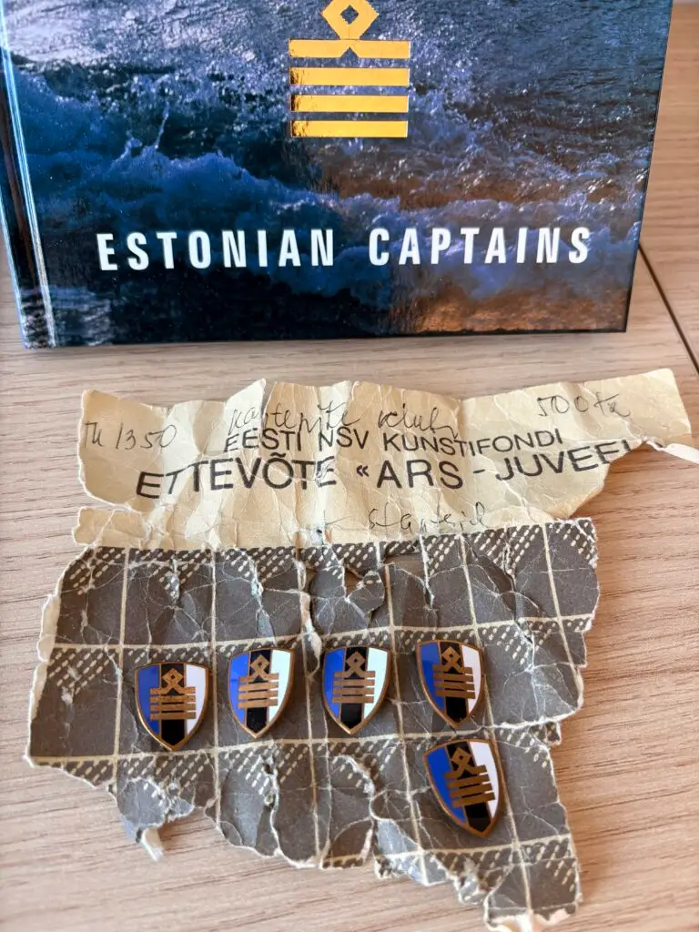 Eesti Kaptenite Klubi rinnamärk